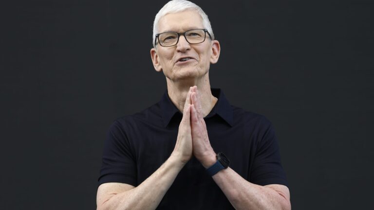 How Apple stock rode the AI rollercoaster to record highs in 1 chart
