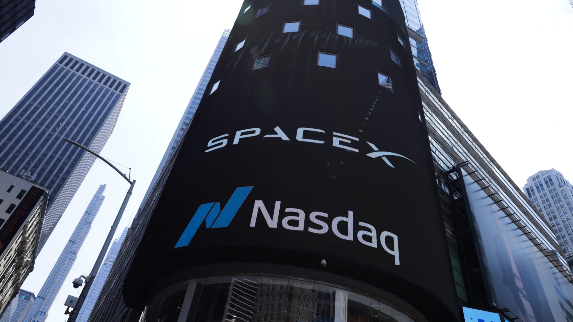 Major banks give their first ratings on SpaceX and they're quite bullish: 'Apex of civilizational ambition'