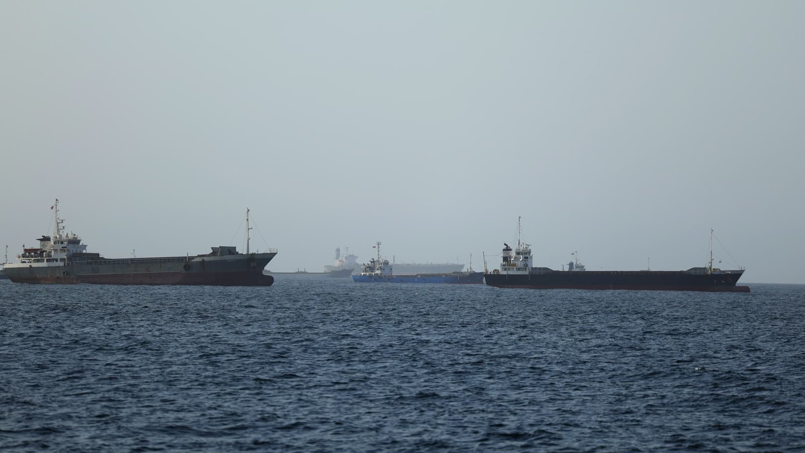 U.S. revokes Iran oil sales authorization after tanker attacks