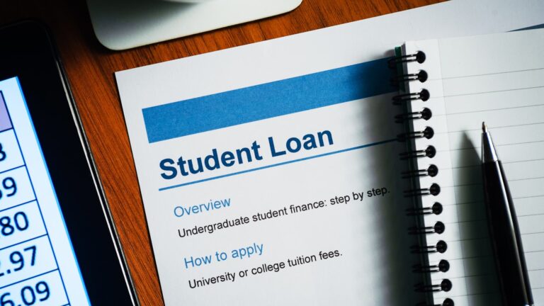 How to get a low-rate student loan — and the lenders that make it easiest