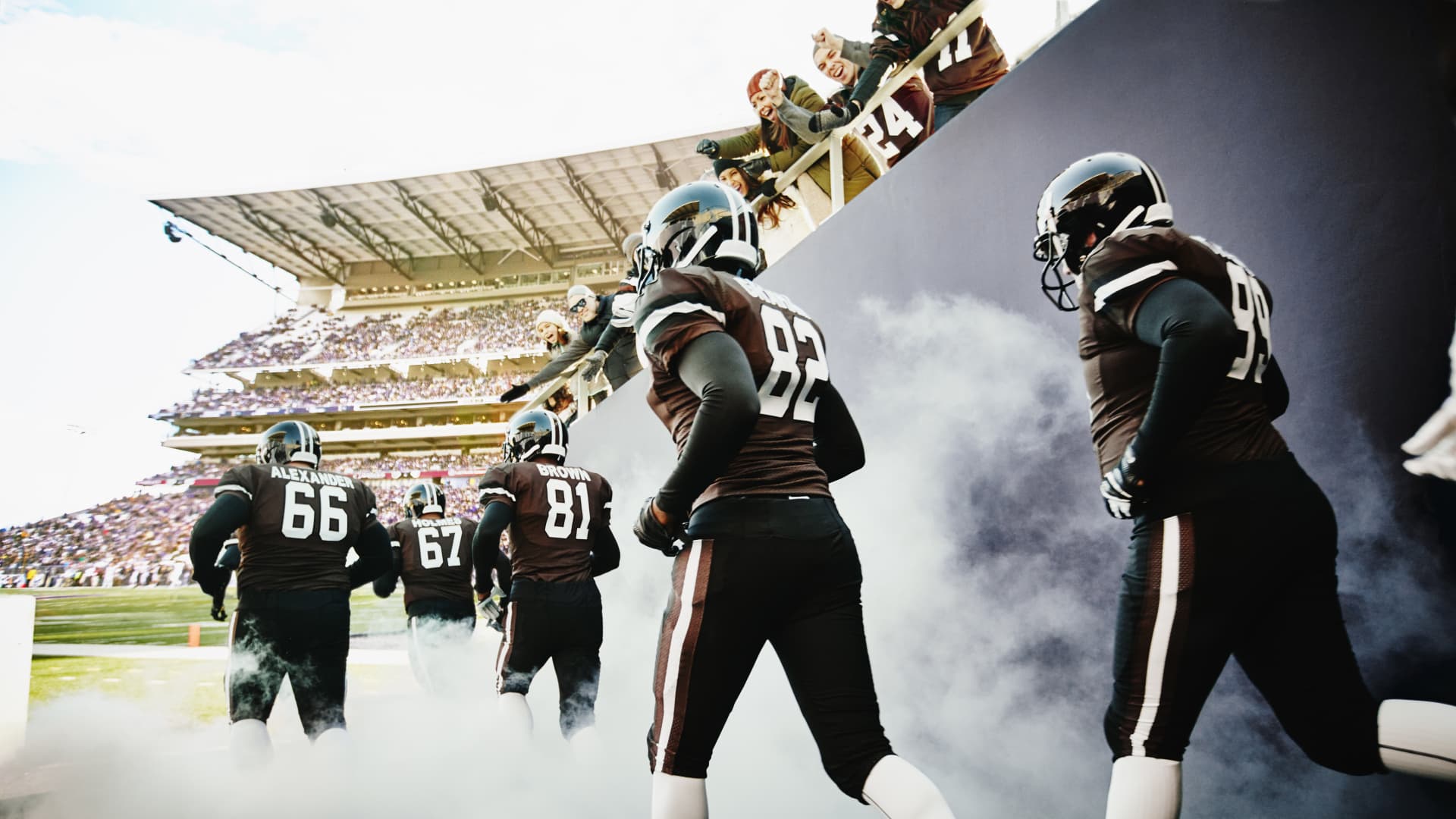 Best credit cards for sports fans: Score presale tickets, earn rewards on merch and more
