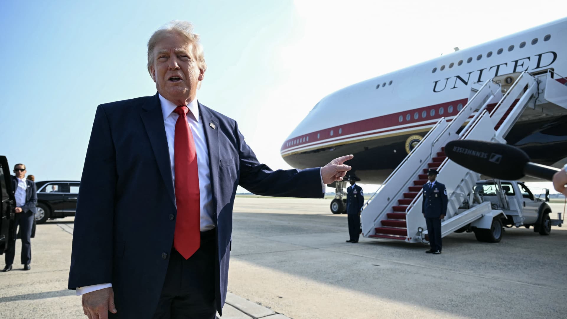 Trump says 'everybody's profiting' from recent market rallies — but it’s mostly the 1%