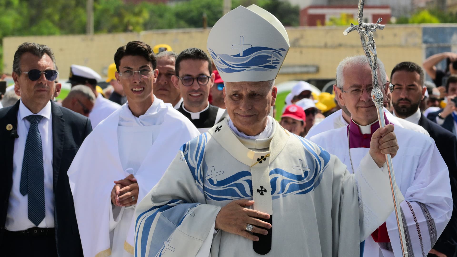Pope Leo urges U.S. to welcome immigrants in July 4 appeal