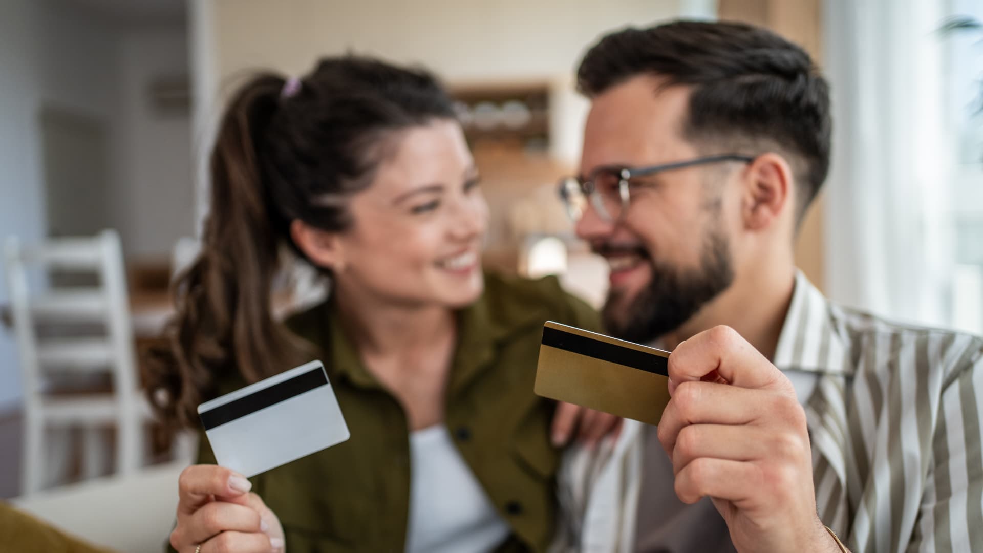 CNBC Points Pro: Which credit cards earn more points, Citi or American Express?