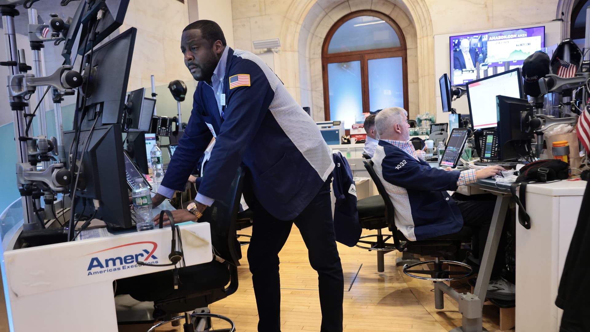 Regional banks are rallying, and the charts show one name stands out from the pack, Jay Woods says