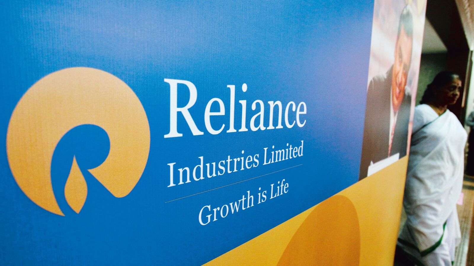 Reliance Q1 results: Profit falls 22% YoY to  ₹20,946 crore