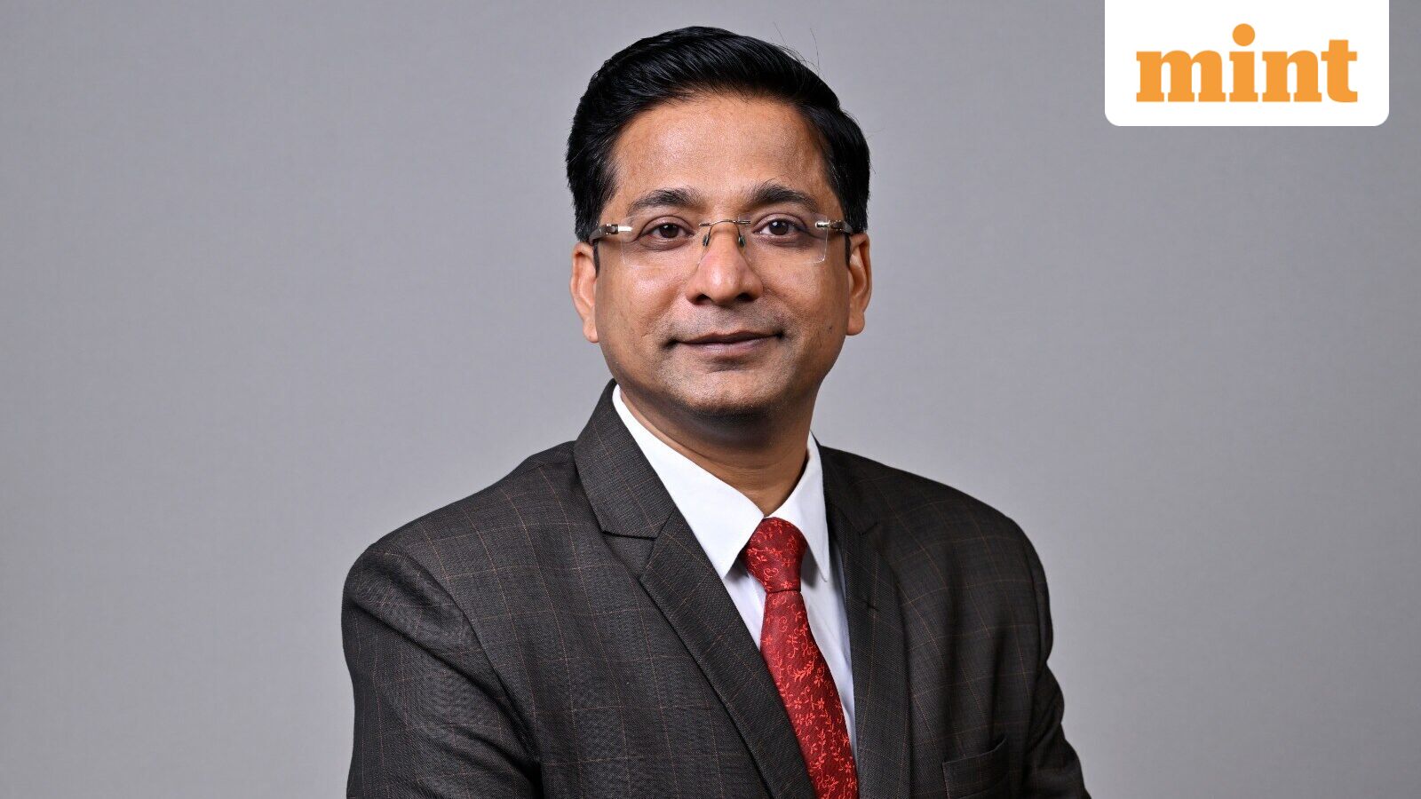 Rajesh Palviya of Axis Sec suggests IIFL Finance, SRF, HLE Glascoat shares to buy today
