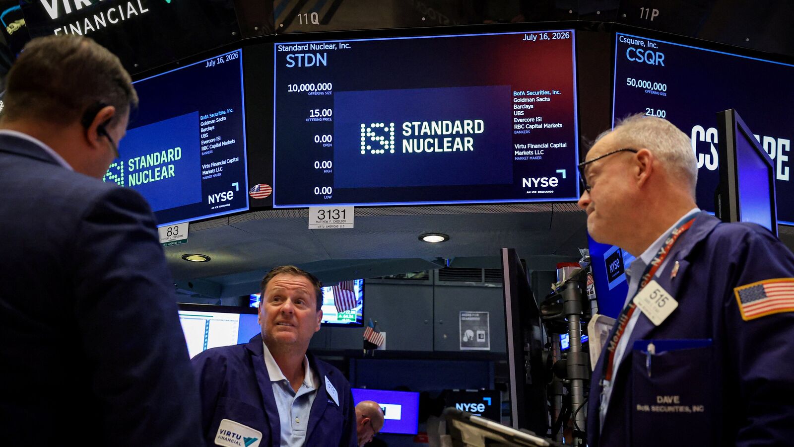 Wall Street falls on deepening selloff in chip stocks, Netflix slumps