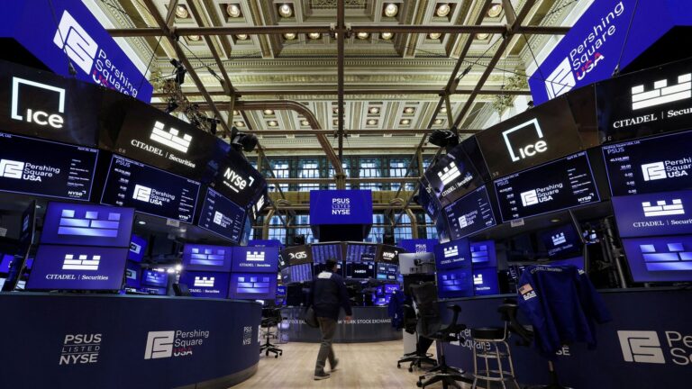 Wall Street slips as retail sales growth cools, AI stock valuation concerns weigh on markets