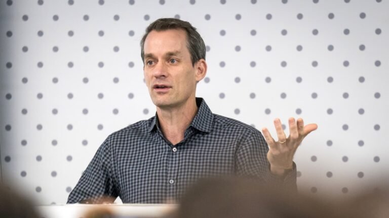 Google chief scientist Jeff Dean leaving in AI reshuffle after 27 years at company
