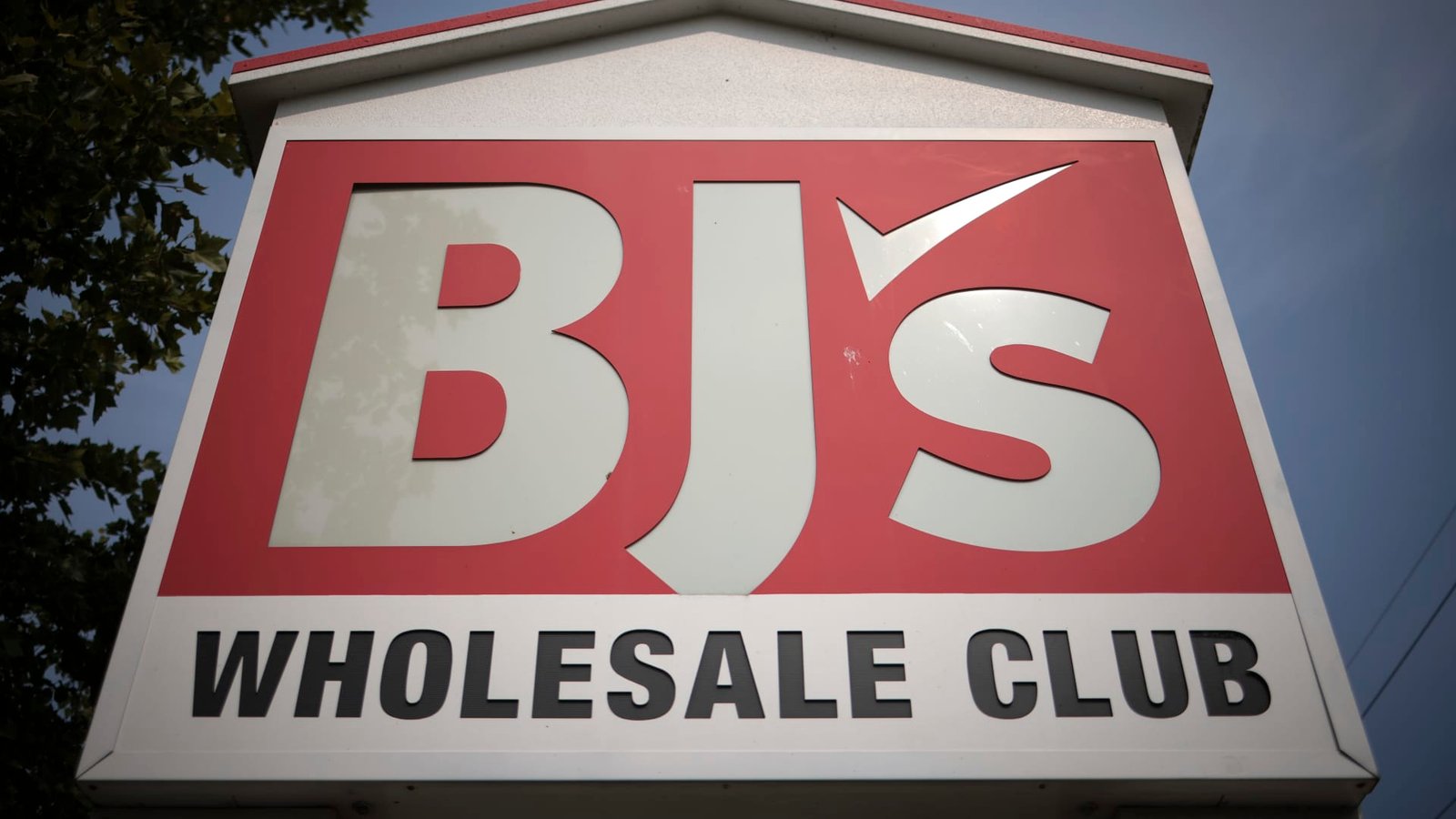 Stocks making the biggest moves midday: Moderna, Robinhood, BJ's Wholesale, Coinbase & more