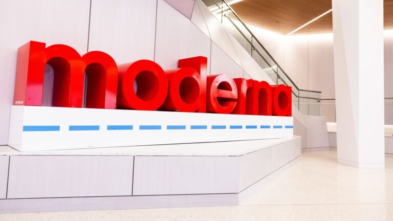 U.S. FDA approves first mRNA flu shot from Moderna