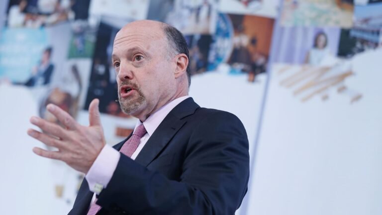 Jim Cramer looks at why our AI data center stocks are among the worst of the week