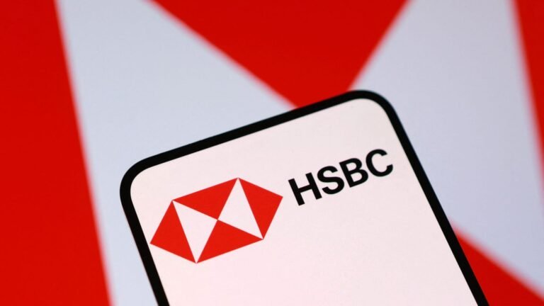 HSBC pretax profit beats estimates, boosted by higher net interest income and fees