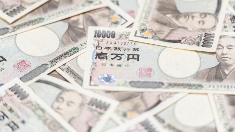 U.S., Japan confirm coordinated yen intervention, signal readiness for more