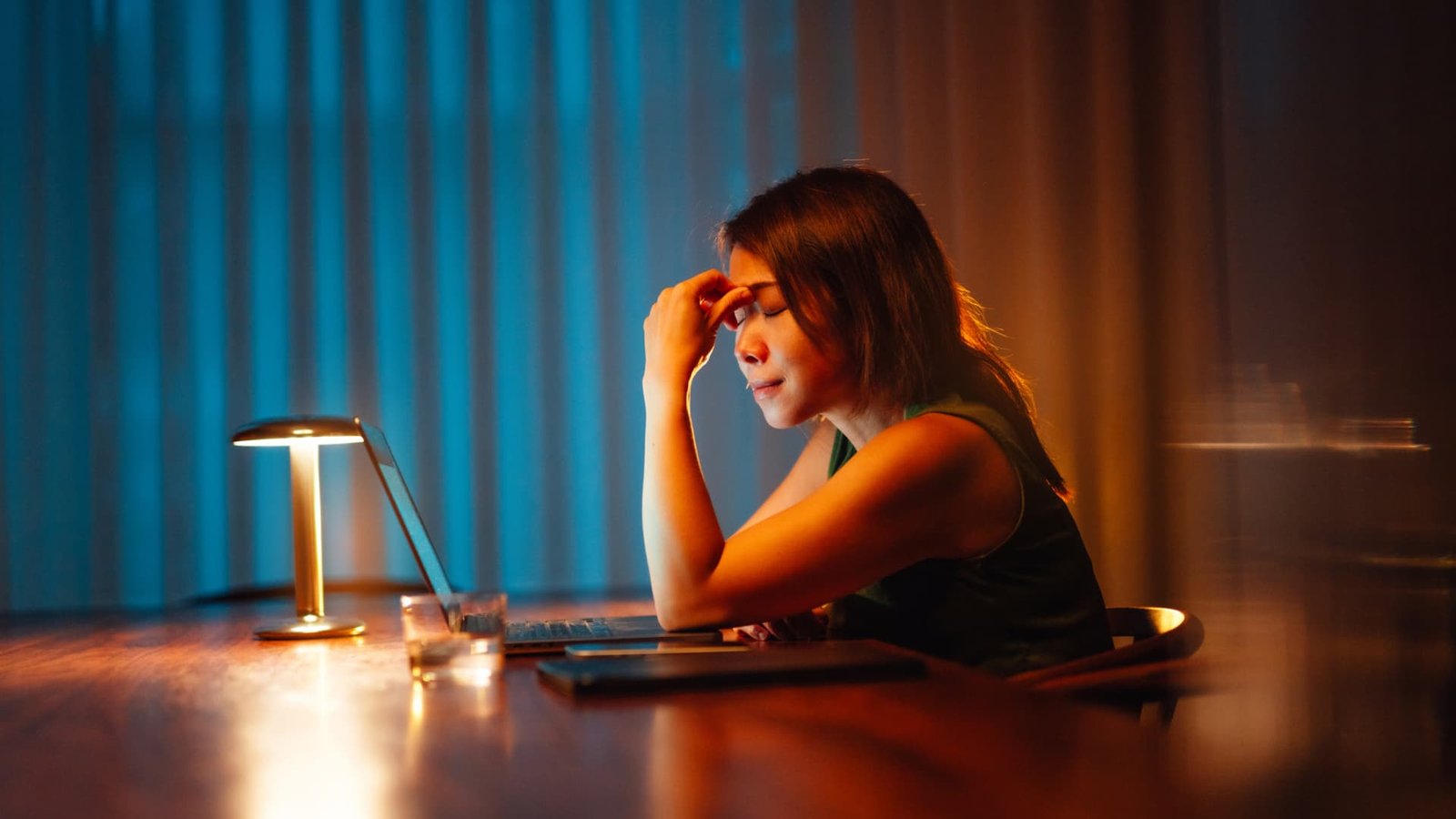 To cram more AI skills onto LinkedIn profiles, more job seekers are turning to 'time travel,' say researchers
