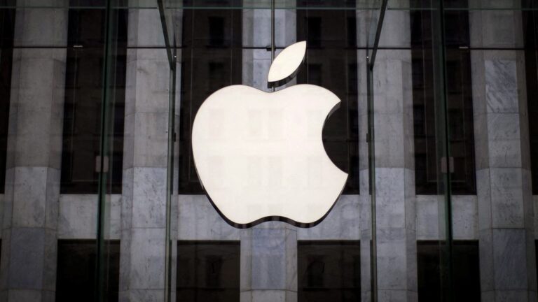 Apple shares downgraded due to memory chip inflation