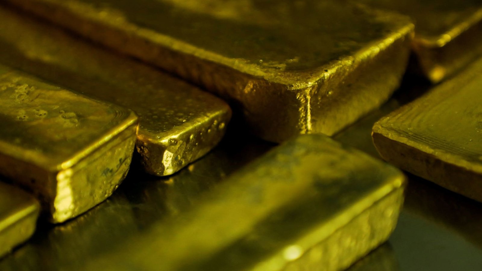 Gold touches seven-week peak on Strait of Hormuz reopening hopes