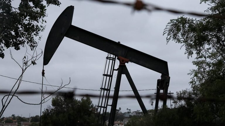 Oil prices steady as investors assess U.S.-Iran war outlook