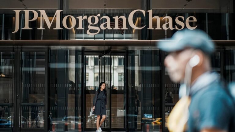 JPMorgan could soon be the first $1 trillion bank. Top analyst Mayo says next stop is $2 trillion