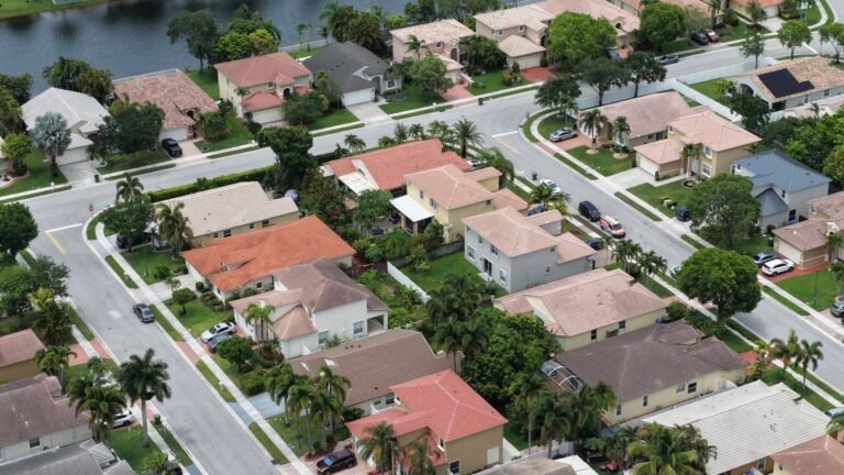 Weekly mortgage demand stalls along with interest rates, but rates are now moving higher again.