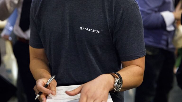 Stocks making the biggest moves midday: Palantir, Amazon, SpaceX, Sandisk, Snap & more