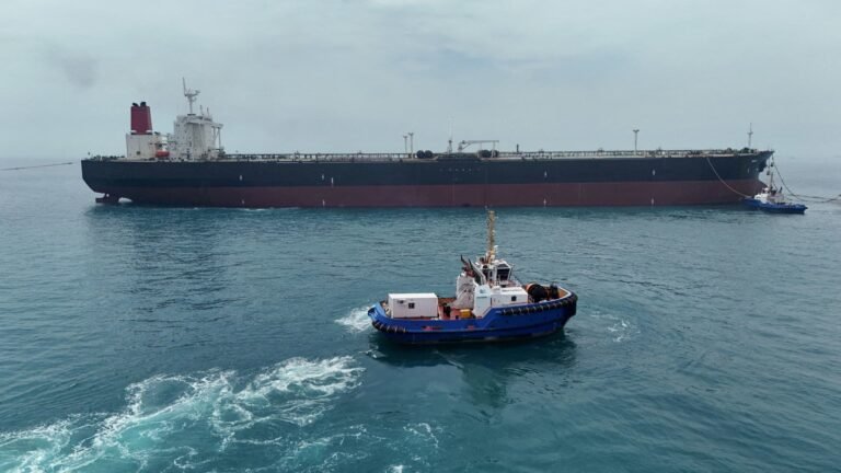 Oil prices fall as investors await 'toughest' U.S. sanctions on Iran