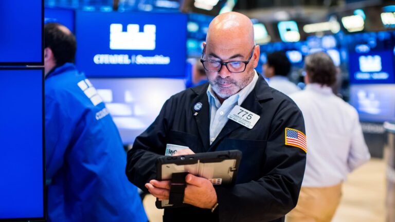 U.S. Treasury yields fall as traders monitor possible Iran war deal