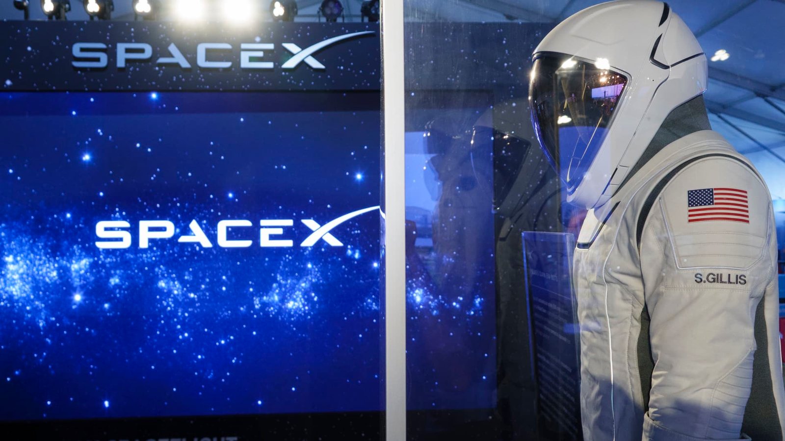 SpaceX shares upgraded. Argus says AI investments will pay off, and don't bet against Musk