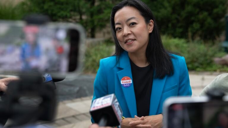 Polls begin to close in primary elections across the country