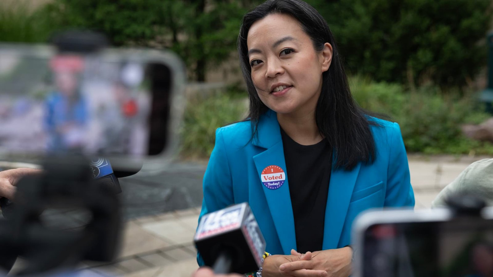 Polls begin to close in primary elections across the country