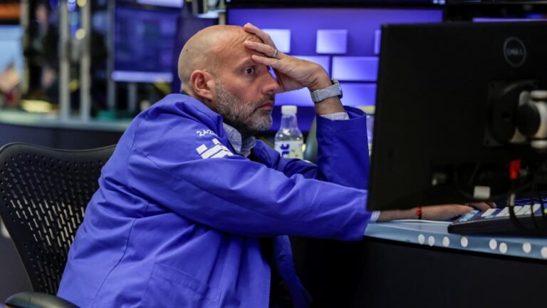 Bond yields edge higher as traders digest Treasury debt buyback plan