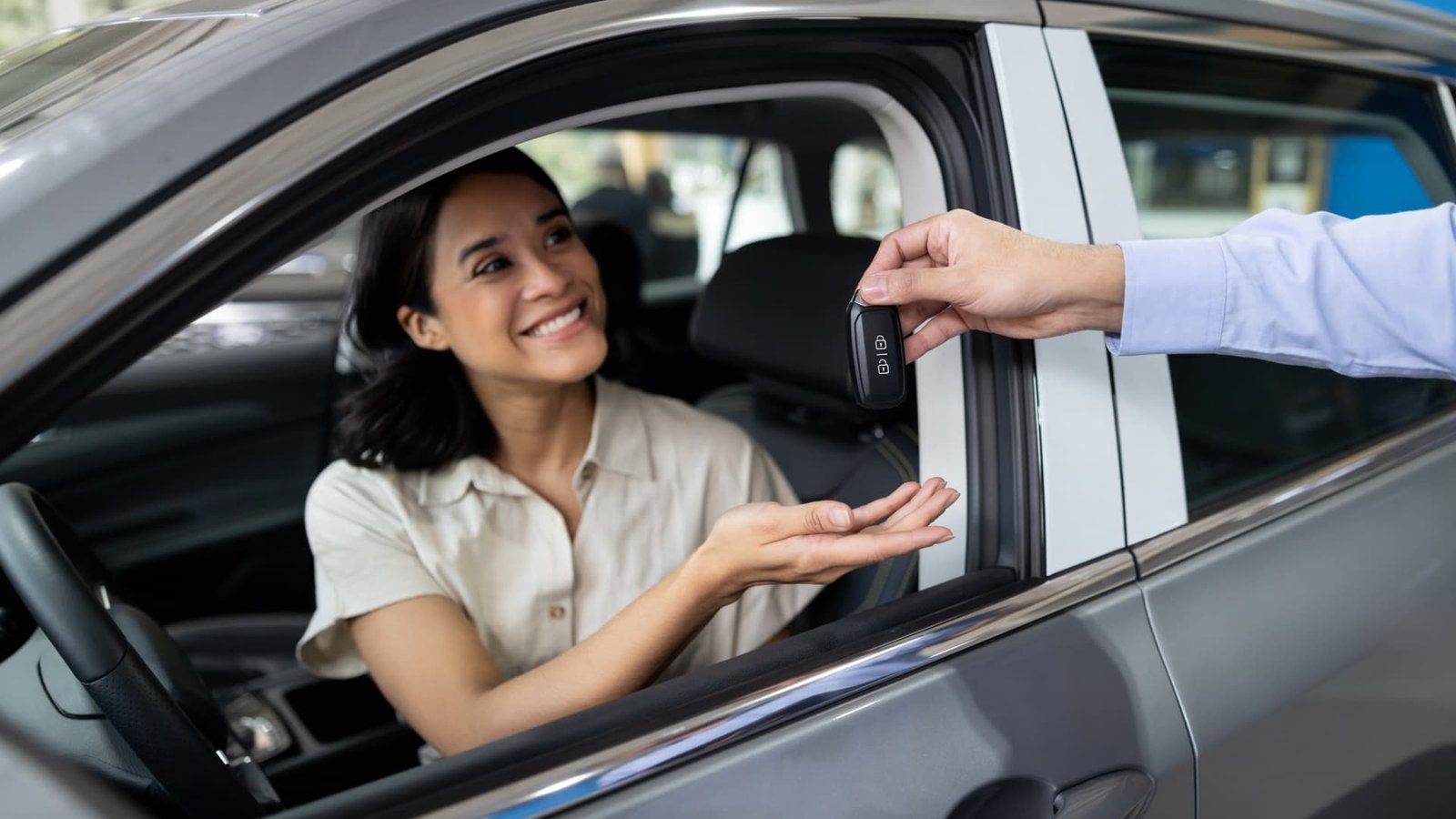 CNBC Points Pro: Which card has primary rental car insurance, lounge access and 2X points?
