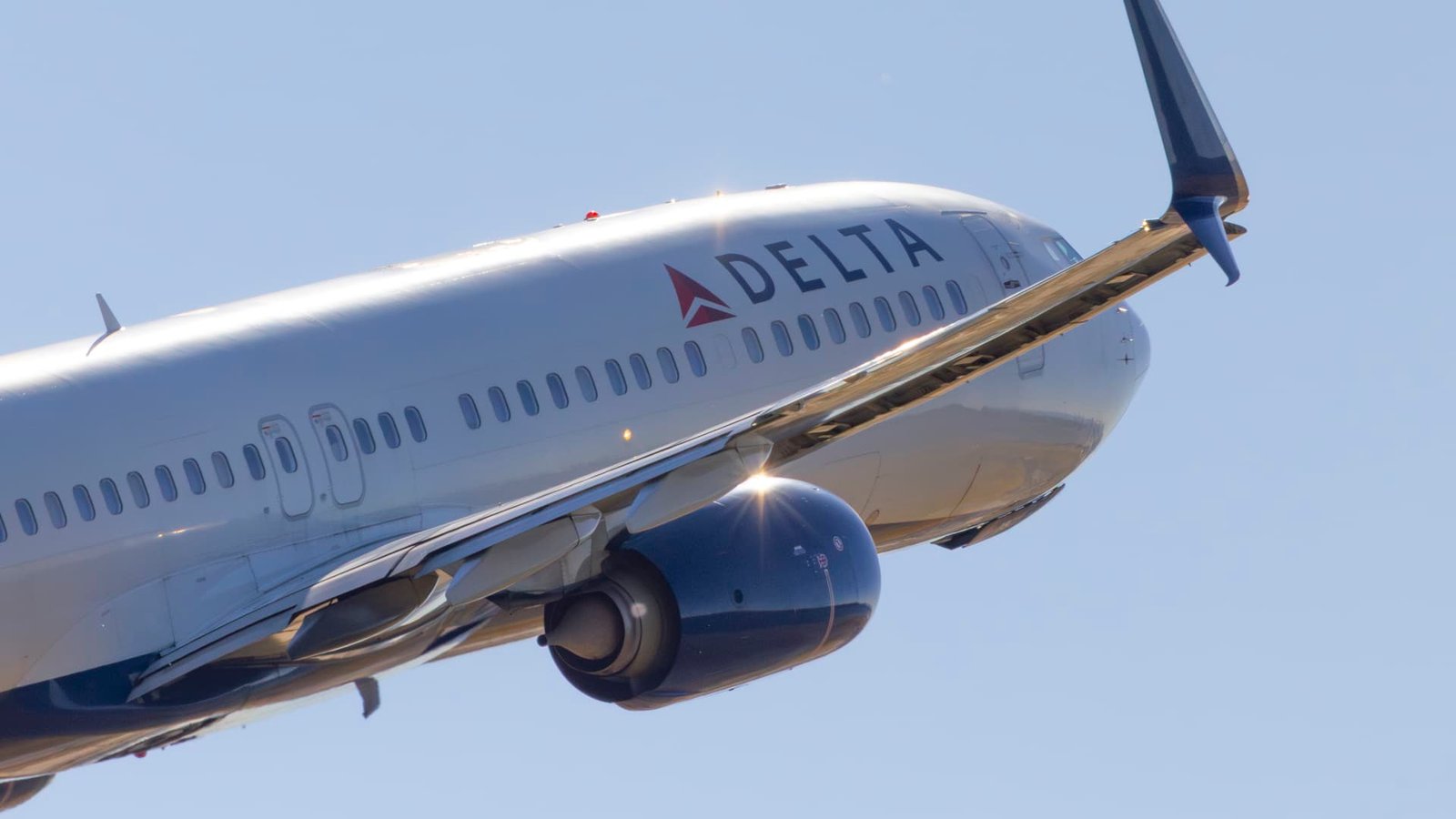 Massive new Delta card welcome offers: Earn up to 200,000 bonus miles or multiple flight certificates