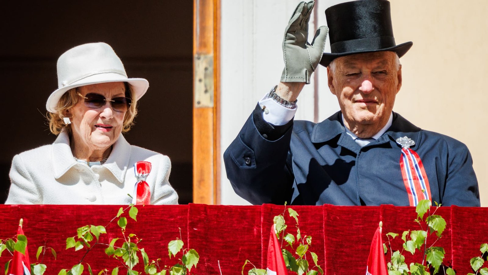 Tens of thousands mourn King Harald V in Oslo as Norway enters a new royal era