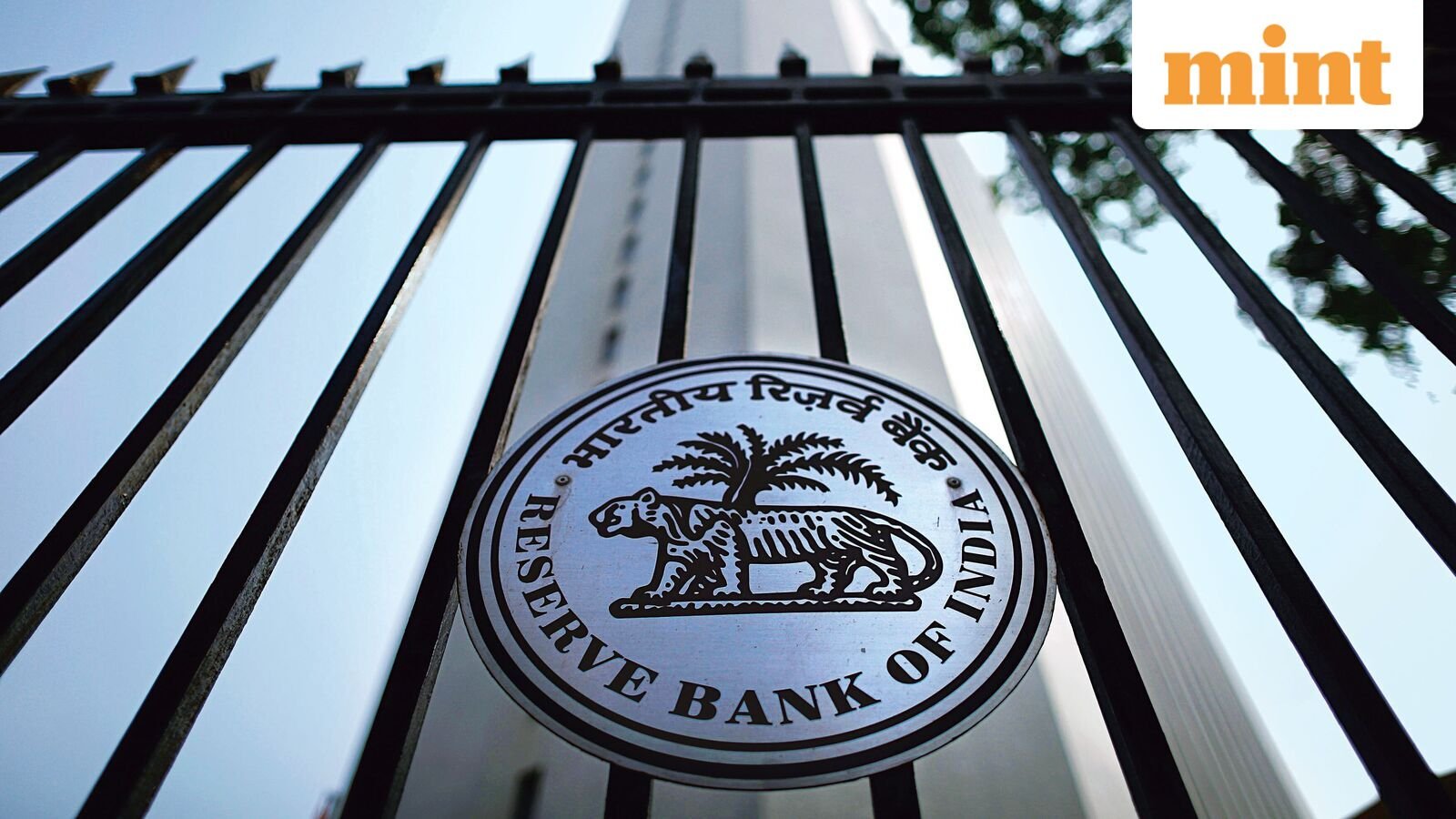 Dollar deluge prompts RBI to shut special FCNR scheme early; $52 bn raised so far