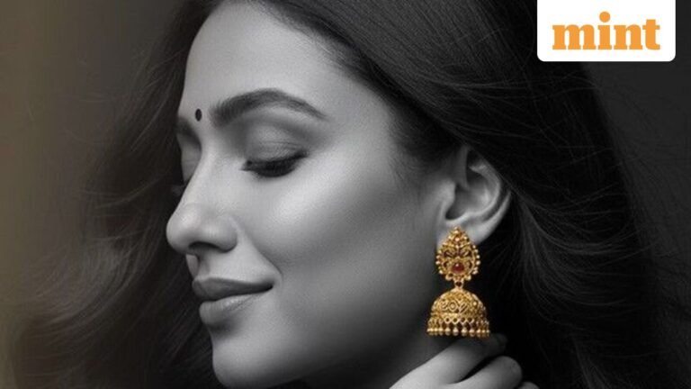 Lalithaa Jewellery IPO listing date today. GMP, experts hint up to 36% listing gain