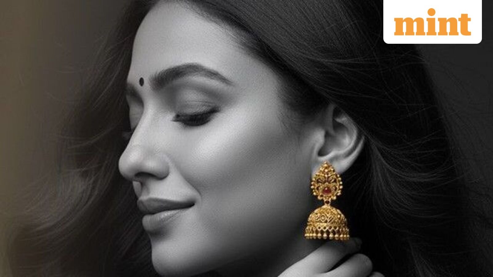 Lalithaa Jewellery IPO listing date today. GMP, experts hint up to 36% listing gain
