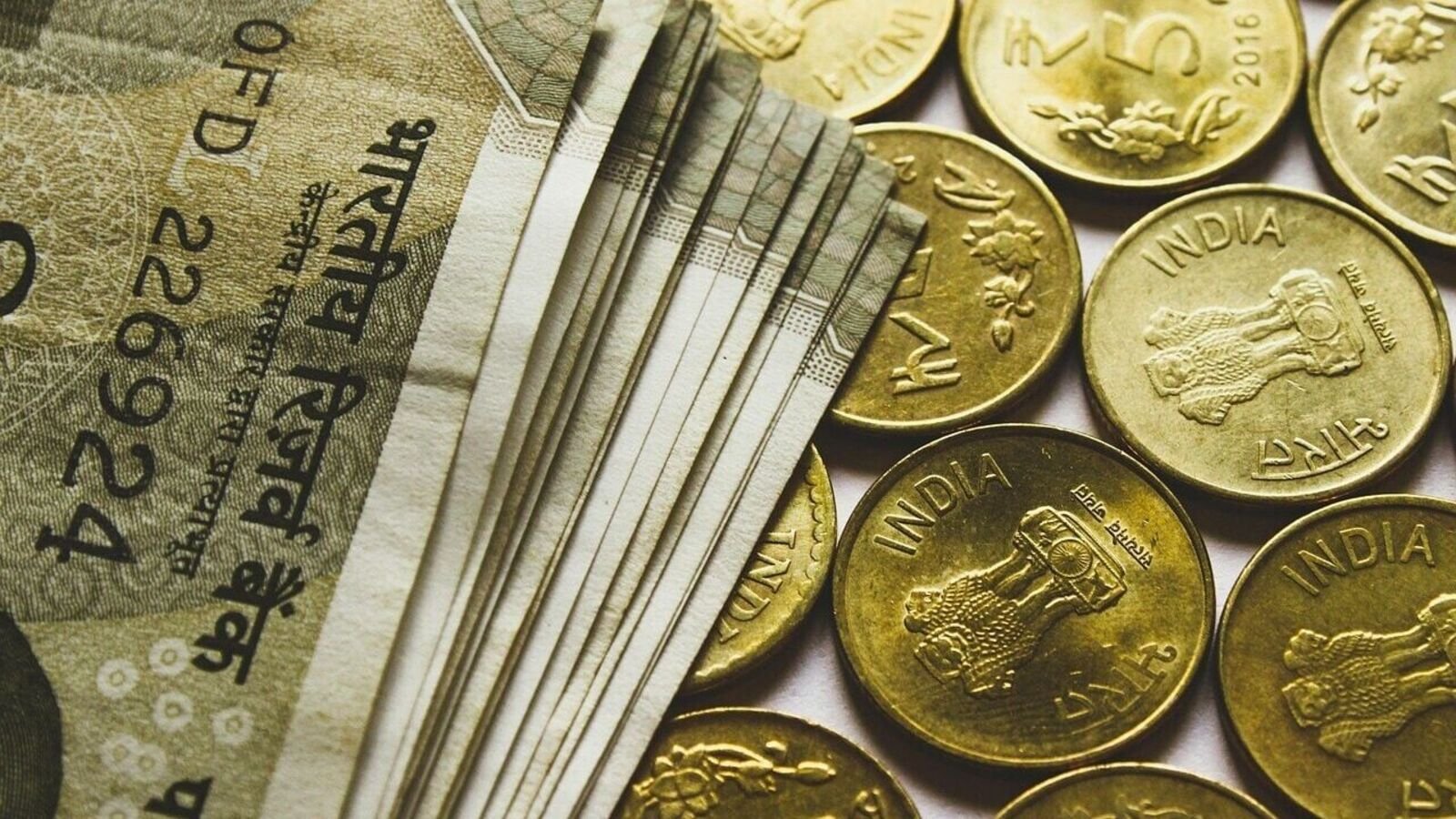 Rupee opens flat at 95.33 against US dollar
