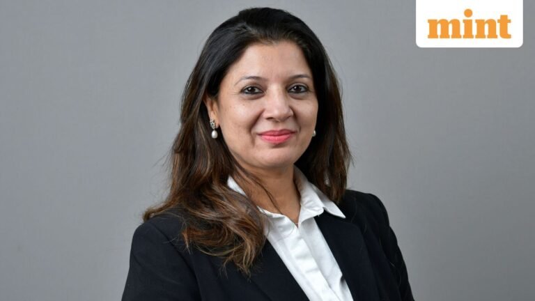 Buy or sell: Gift Nifty signals a flat start. Vaishali Parekh recommends three intraday stocks to buy today | Stock Market News