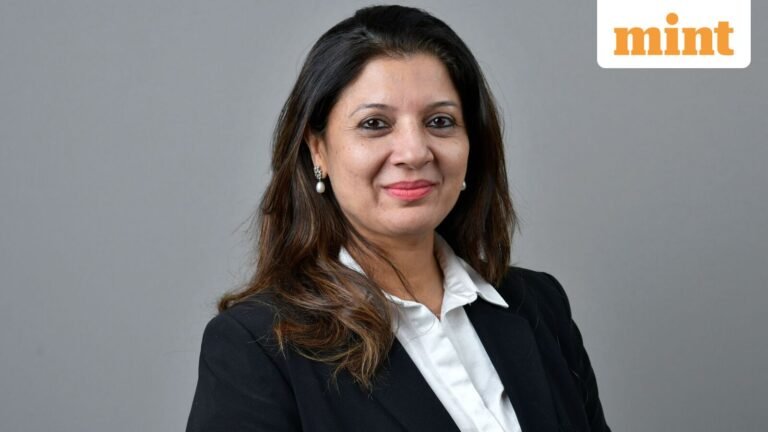 Buy or sell: Gift Nifty signals a flat start. Vaishali Parekh recommends three intraday stocks to buy today