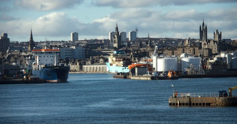 UK LNG import plans draw criticism as North Sea production declines