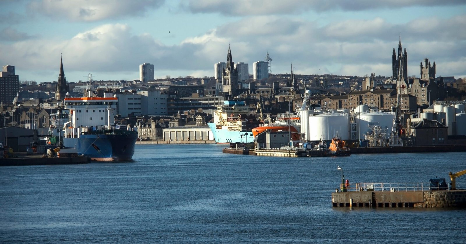UK LNG import plans draw criticism as North Sea production declines