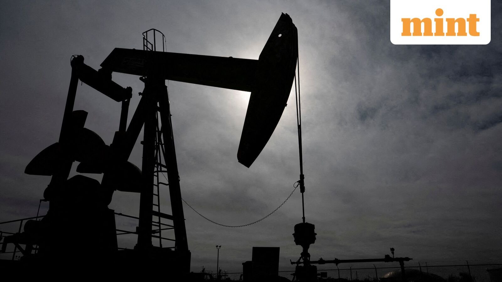 Crude oil prices extend losses despite ongoing US-Iran war tensions. What's near-term outlook?