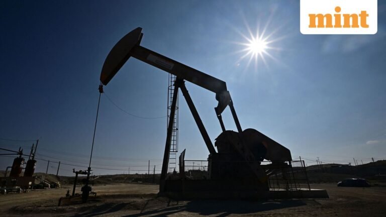 Oil prices rise for fourth straight day as US-Iran talks remain deadlocked; Brent above $90 per barrel