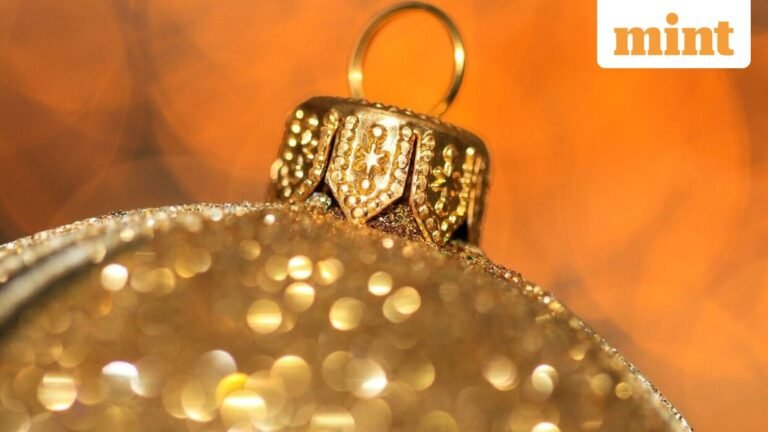 Kalyan Jewellers shares extend slide, tumble 5% after Q1 results; down 11% in four days