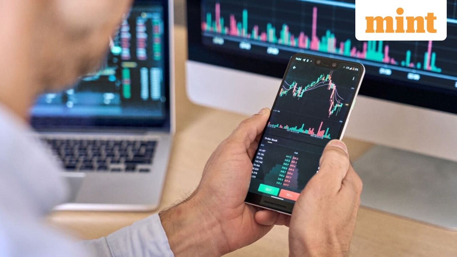 Mutual funds turn to large-caps as FPIs retreat, retail shifts bets