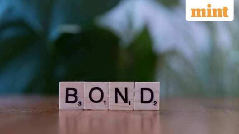 Indian bond yields trades flat ahead of RBI MPC meeting outcome. Experts decode the outlook