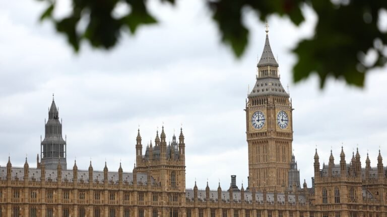 UK announces new Israeli settlement sanctions, despite U.S. warning of economic consequences