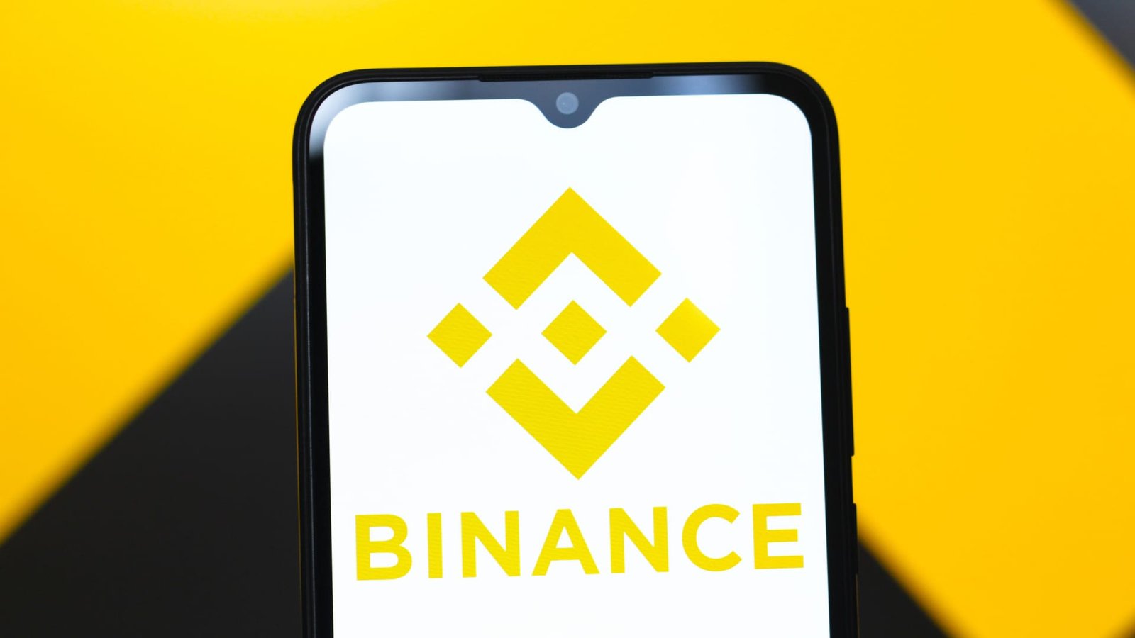 Crypto exchange Binance takes on tradfi by courting rich investors to join its expanded wealth-management platform